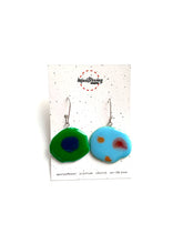 Load image into Gallery viewer, Memoria Doble Earrings Green Blue